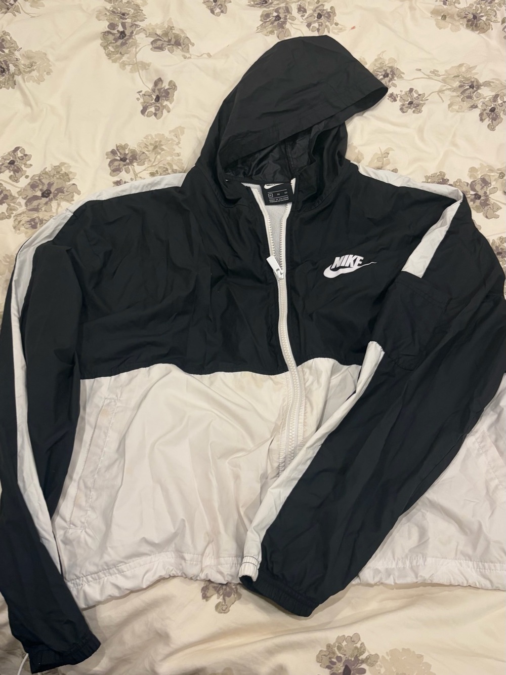 Nike Black and White Colorblock Hooded Jacket Windbreaker